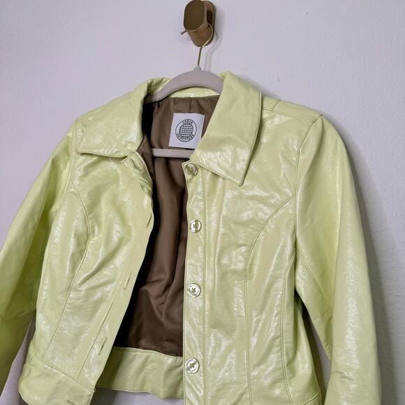 Urban Outfitters Xander Vinyl Cropped Jacket in Lime - Picture 9 of 10